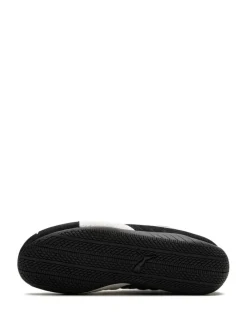 Sneakers><noscript><img data-lazyloaded=