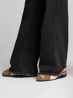 Sneakers | Sneakers><noscript><img data-lazyloaded=