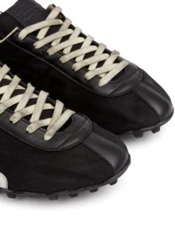 Sneakers><noscript><img data-lazyloaded=