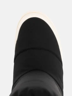 Boots><noscript><img data-lazyloaded=