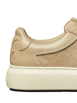 Sneakers><noscript><img data-lazyloaded=