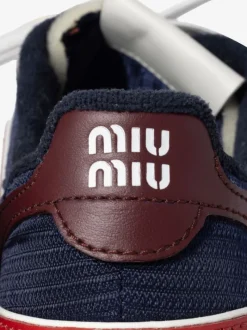Sneakers><noscript><img data-lazyloaded=