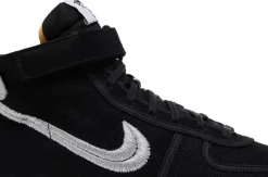 Sneakers><noscript><img data-lazyloaded=
