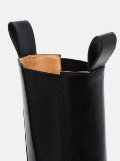 Boots><noscript><img data-lazyloaded=