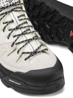 Sneakers><noscript><img data-lazyloaded=