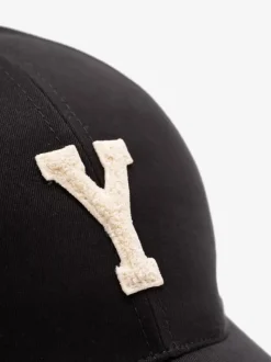 Hats><noscript><img data-lazyloaded=